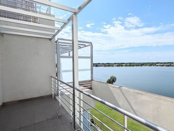 VENTA 2 AMBIENTES AL AGUA CON 2 TERRAZAS VILA VELA
