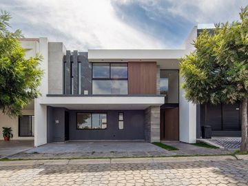 CASA EN VENTA CON RECÁMARA EN PB EN PARQUE SOFÍA
