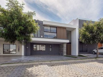 CASA EN VENTA CON RECÁMARA EN PB EN PARQUE SOFÍA