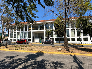 Renta | Edificio Corporativo y Comercial | Satélite | 592 m²