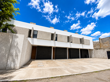 CASA EN RENTA MERIDA, MONTEBELLO, DISPONIBLE.