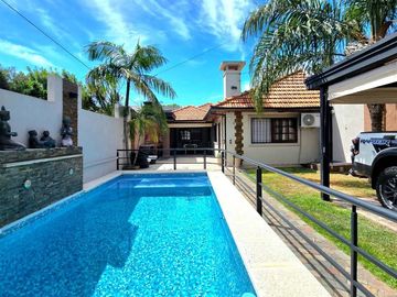 VENTA CASA 4 AMB PISCINA GALERIA NUEVA MARTINEZ