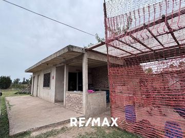 VENTA CASA CON DOS LOTES  DERQUI PILAR