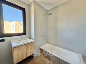 VENTA CASA 5 AMB. PILARA TILBURY FINANCIACIÓN
