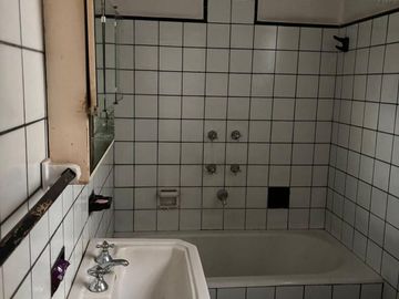 VENTA CASA 4 AMB CON JARDIN,  QUINCHO Y COCHERAS