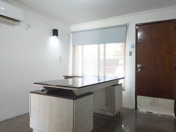 VENTA CASA 3 AMB CON PATIO, PILETA Y COCHERA