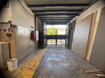 GALPON EN VENTA CON OFICINAS EN AVELLANEDA