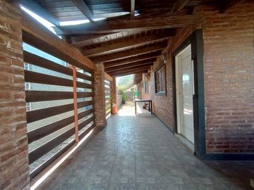 VENTA O PERMUTA CASA 3 DORMI COCHERA PILETA ROLDAN