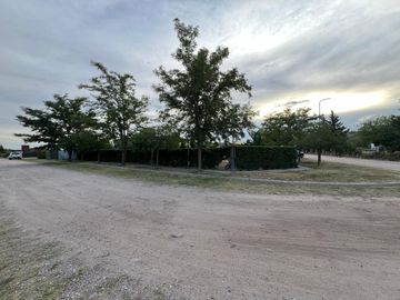 SE VENDE CASA EN BARRIO ALTO LOS PUQUIOS