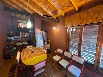 CASA 5/AMB+ESCRITORIO/GARAJE/PATIO/PILETA/QUINCHO!