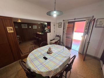 CASA 5/AMB+ESCRITORIO/GARAJE/PATIO/PILETA/QUINCHO!