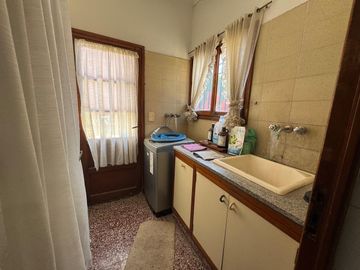 CASA 5/AMB+ESCRITORIO/GARAJE/PATIO/PILETA/QUINCHO!