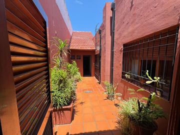 CASA 5/AMB+ESCRITORIO/GARAJE/PATIO/PILETA/QUINCHO!