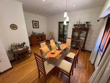 CASA 5/AMB+ESCRITORIO/GARAJE/PATIO/PILETA/QUINCHO!