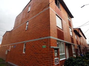 Casa en venta de 3 habitaciones en Bogotá, Suba Almendros.