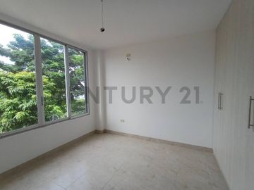 Casa de Estreno en Venta con Vista al Río – Romareda, Etapa Riada. DiaN