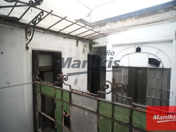 Local en Av. Montes de Oca - 400 m2