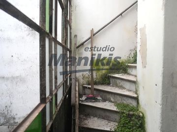 Local en Av. Montes de Oca - 400 m2