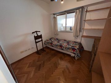 Disponible departamento en alquiler amoblado 3 ambientes en Belgrano con cochera fija cubierta!