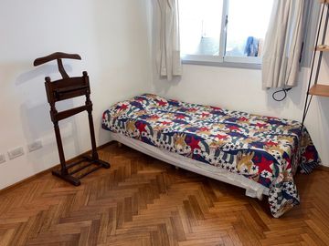 Disponible departamento en alquiler amoblado 3 ambientes en Belgrano con cochera fija cubierta!