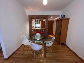 Disponible departamento en alquiler amoblado 3 ambientes en Belgrano con cochera fija cubierta!