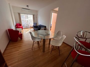 Disponible departamento en alquiler amoblado 3 ambientes en Belgrano con cochera fija cubierta!