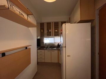 Disponible departamento en alquiler amoblado 3 ambientes en Belgrano con cochera fija cubierta!
