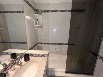 Disponible departamento en alquiler amoblado 3 ambientes en Belgrano con cochera fija cubierta!