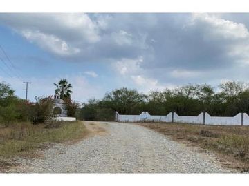 TERRENO CAMPESTRE EN VENTA CARRETERA NACIONAL MONTEMORELOS