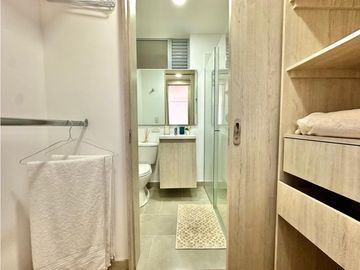Apartamento para la renta amoblada en Sabaneta, sector Las lomitas