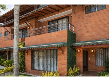 Venta Casa en Condominio El Ingenio, Sur de Cali 3992.