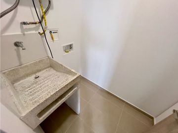 VENDO APTO SABANETA PISO ALTO