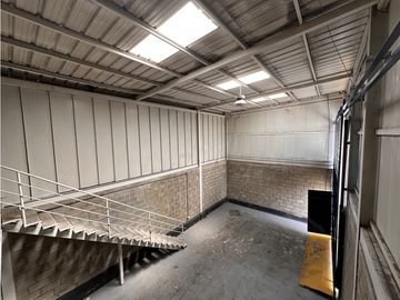 ALQUILER BODEGA ARROYOHONDO YUMBO 104 MT2 MAS MEZANINE 45 MT2