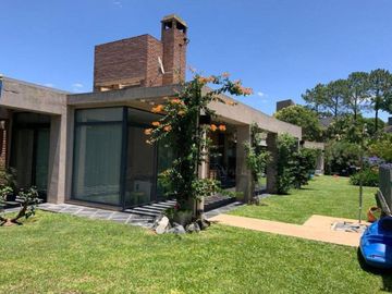 CASA LUMINOSA EN UNA PLANTA CLUB DE CAMPO EL PASO