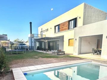 Casa en Venta en Barrio Privado Mendoza Norte