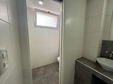 VENTA EDIFICIO COMERCIAL ESTRENAR COCHERAS MERLO