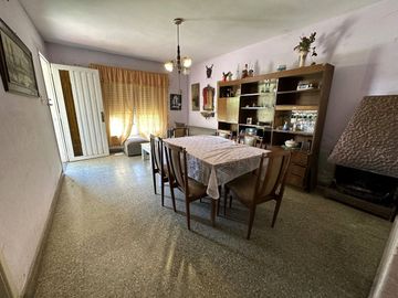 VENTA CASA DE 3 AMBIENTES  ITUZAINGO