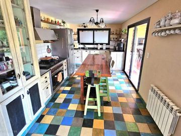 VENTA CASA 5 AMB PILETA GALERIA HARAS M. VICTORIA