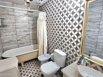VENTA CASA 5 AMB PILETA GALERIA HARAS M. VICTORIA