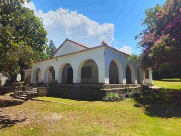 VENTA CASONA 4 DORM UNQUILLO TERRENO ESQUINA