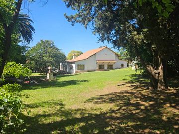 VENTA CASONA 4 DORM UNQUILLO TERRENO ESQUINA