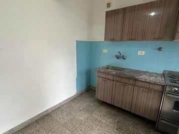 CASA EN VENTA LA PLATA 3 DORMITORIOS INVERSOR