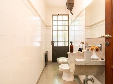 CASA EN VENTA CITY BELL 4 DORMITORIOS PILETA