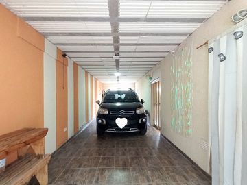 VENTA CASA 4 AMBIENTES JARDIN COCHERA-LAFERRERE