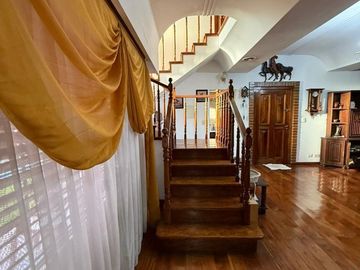 CASA DE CATEGORIA EN CIUDAD JARDIN 6 AMBIENTES