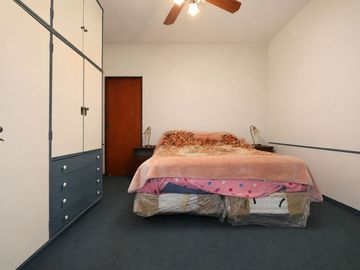 VENTA CASA L. PROPIO SAAVEDRA 4 AMB + FONDO VERDE