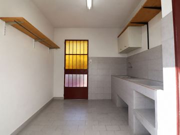 VENTA CASA L. PROPIO SAAVEDRA 4 AMB + FONDO VERDE