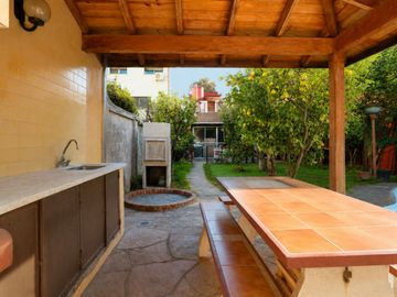 VENTA CASA L. PROPIO SAAVEDRA 4 AMB + FONDO VERDE