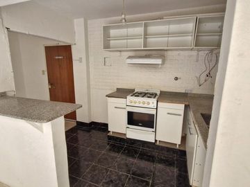 VENTA DPTO 100MTS A REFORMAR PATIO PARRILLA FLORES