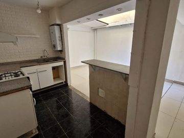VENTA DPTO 100MTS A REFORMAR PATIO PARRILLA FLORES